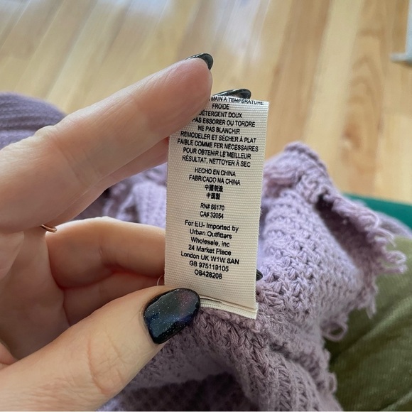 FREE PEOPLE Moonshine Cold Shoulder Waffle Knit Purple V-Neck Sweater Size Small - Picture 8 of 10